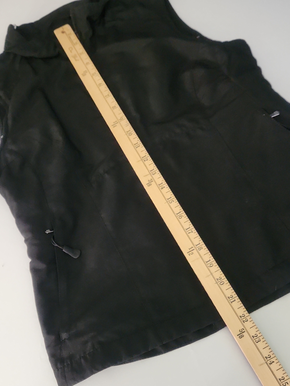 Scottevest Women's Black RFID Travel Vest - Sleek Zip Front - Picture 15 of 16